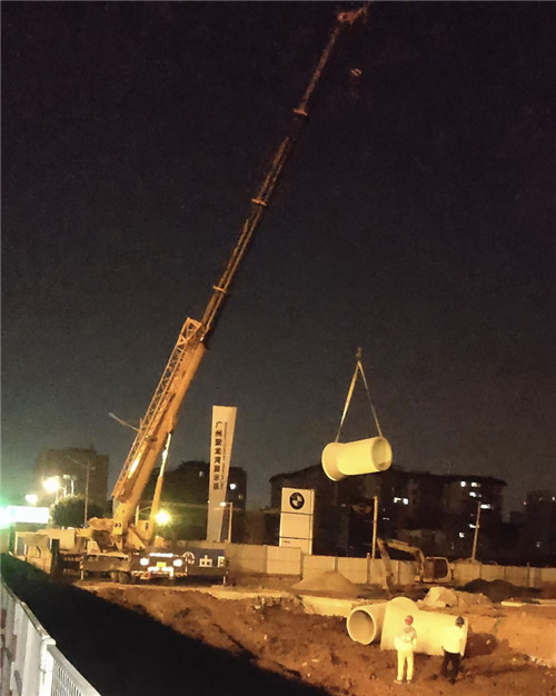 光山县“弯臂矫正”—— 吊车的 “形变补偿” 技术